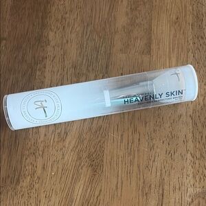 It Cosmetics White Heavenly Skin Tool